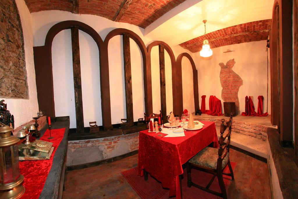 فندق Chimindiaفي  Castelul Lupilor المظهر الخارجي الصورة