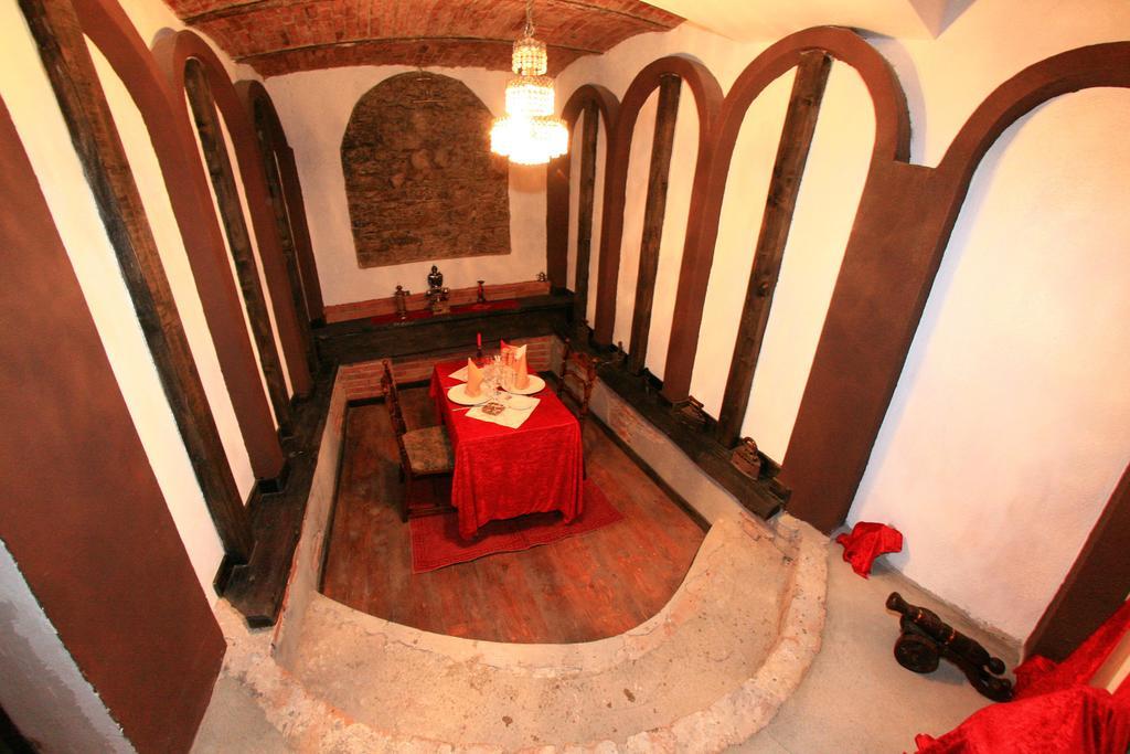 فندق Chimindiaفي  Castelul Lupilor المظهر الخارجي الصورة