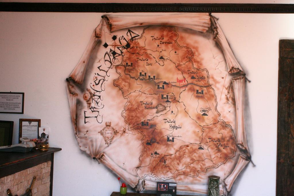 فندق Chimindiaفي  Castelul Lupilor المظهر الخارجي الصورة