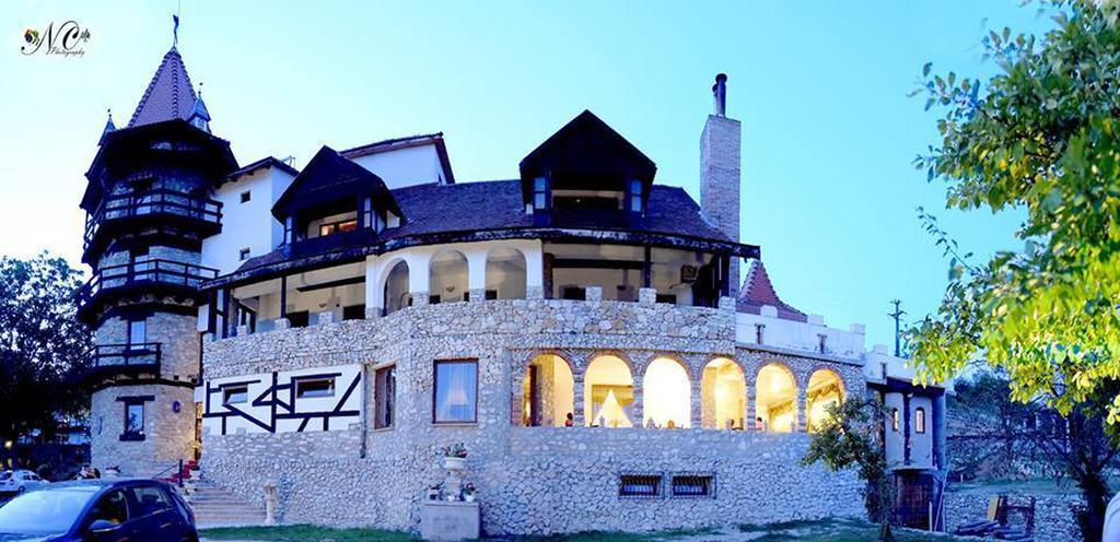فندق Chimindiaفي  Castelul Lupilor المظهر الخارجي الصورة