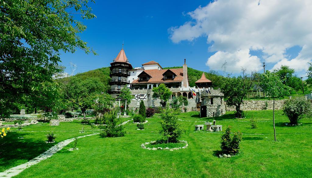 فندق Chimindiaفي  Castelul Lupilor المظهر الخارجي الصورة